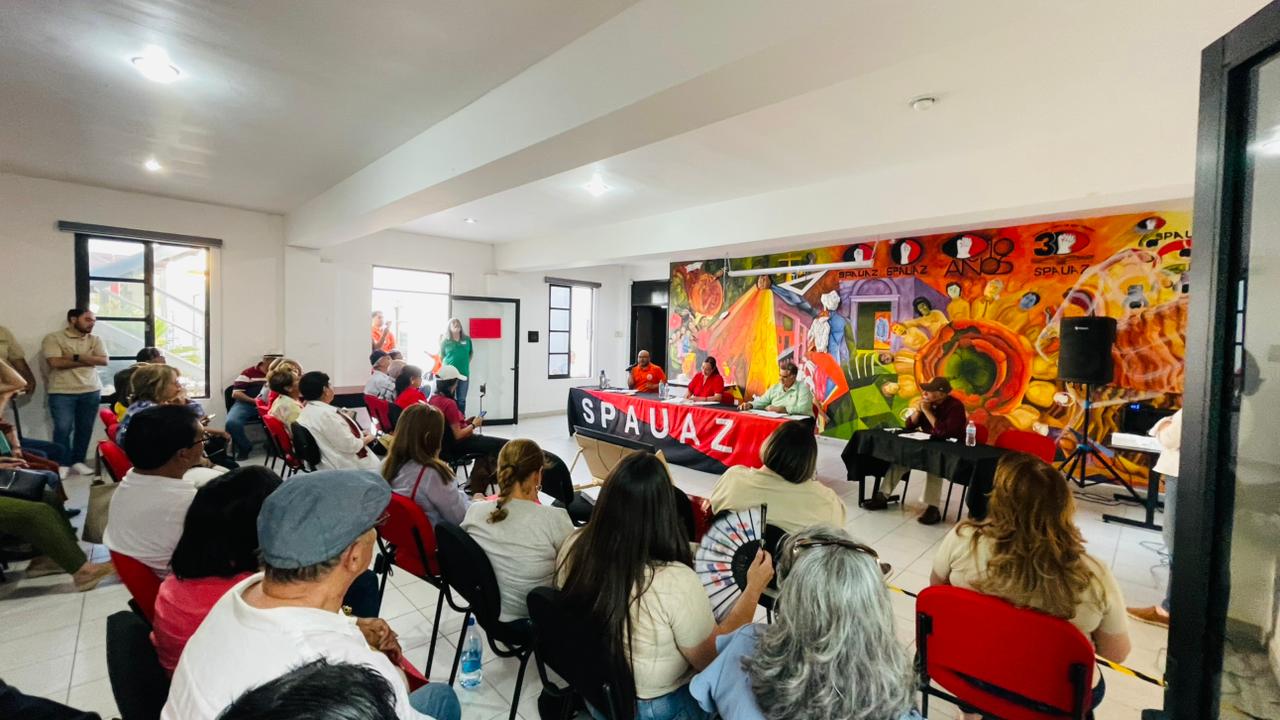 EXIGEN JUBILADOS DEL SPAUAZ CUMPLIMIENTO DE PRESTACIONES EN ASAMBLEA DE CONFRONTACIÓN