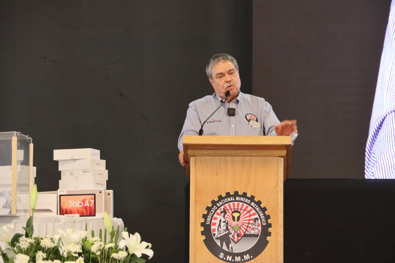 "NO HABRÁ APOYO SIN COMPROMISOS": CARLOS PAVÓN