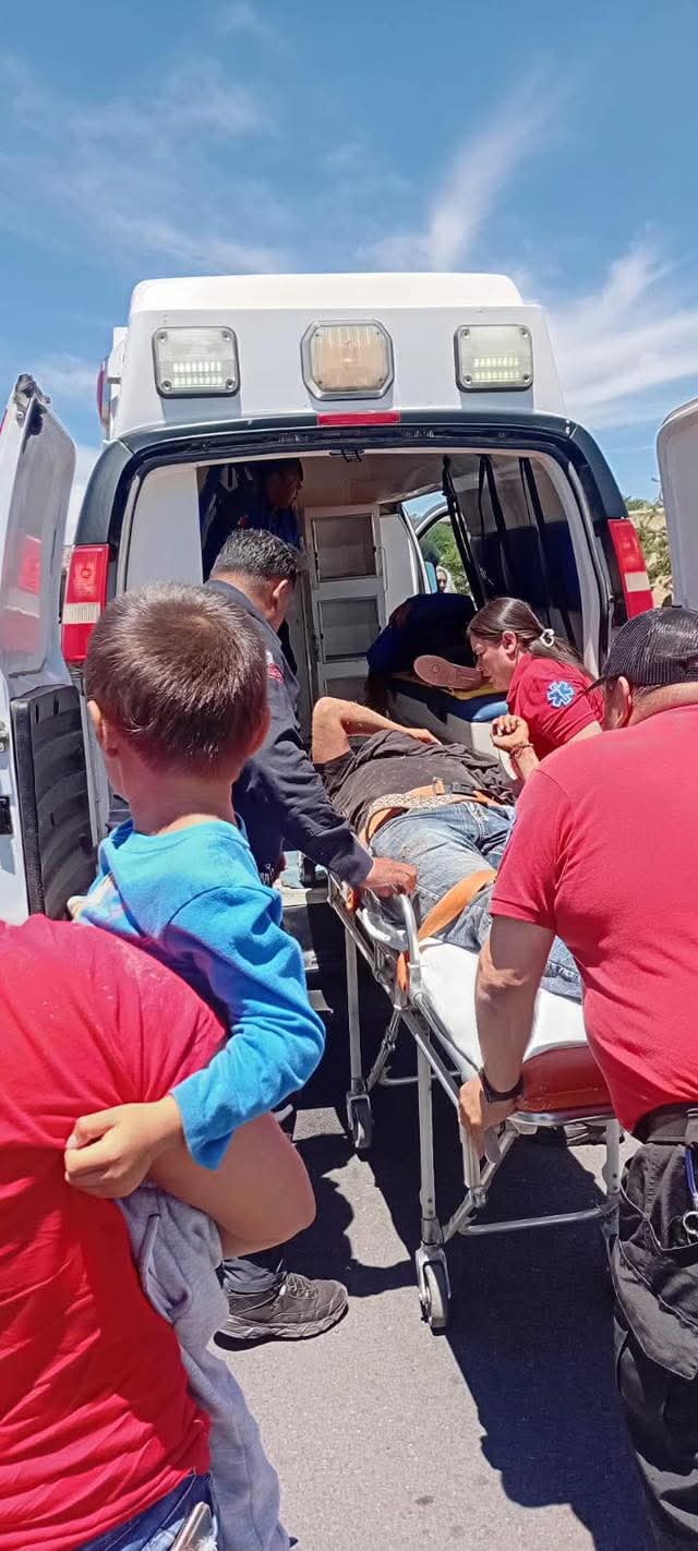 PROVOCA GANADO SUELTO ACCIDENTE EN SAIN ALTO CON DOS JÓVENES HOSPITALIZADOS   