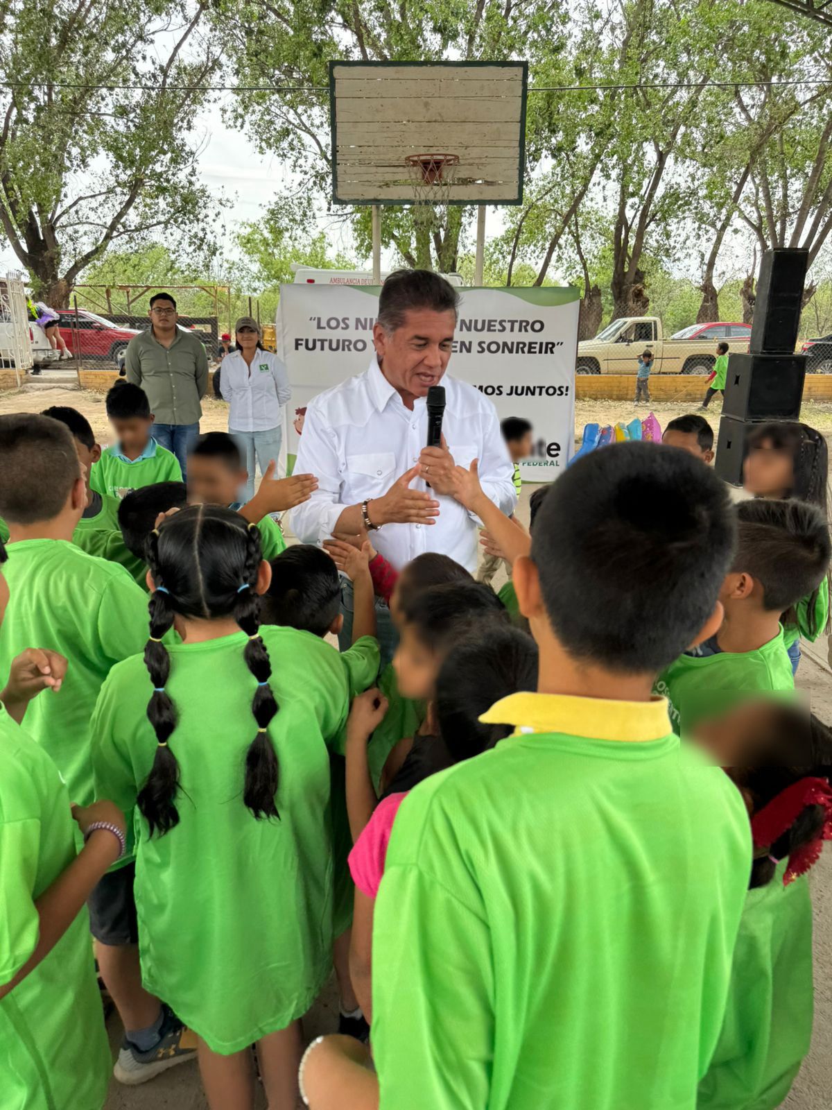 CELEBRA CARLOS PUENTE DÍA DEL NIÑO EN JUAN ALDAMA