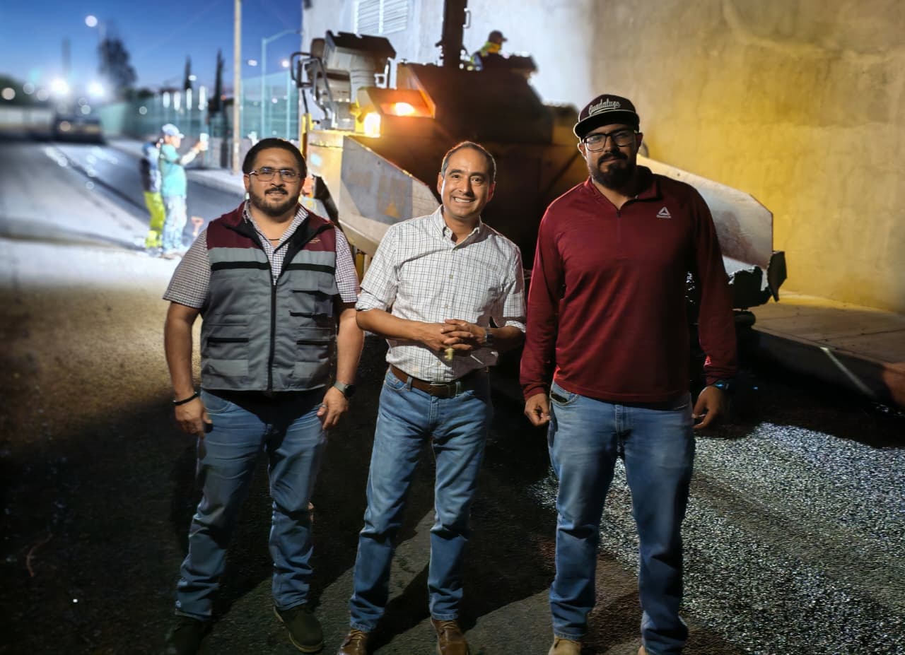 SUPERVISA PEPE SALDÍVAR PAVIMENTACIÓN EN UNEME ONCOLÓGICA