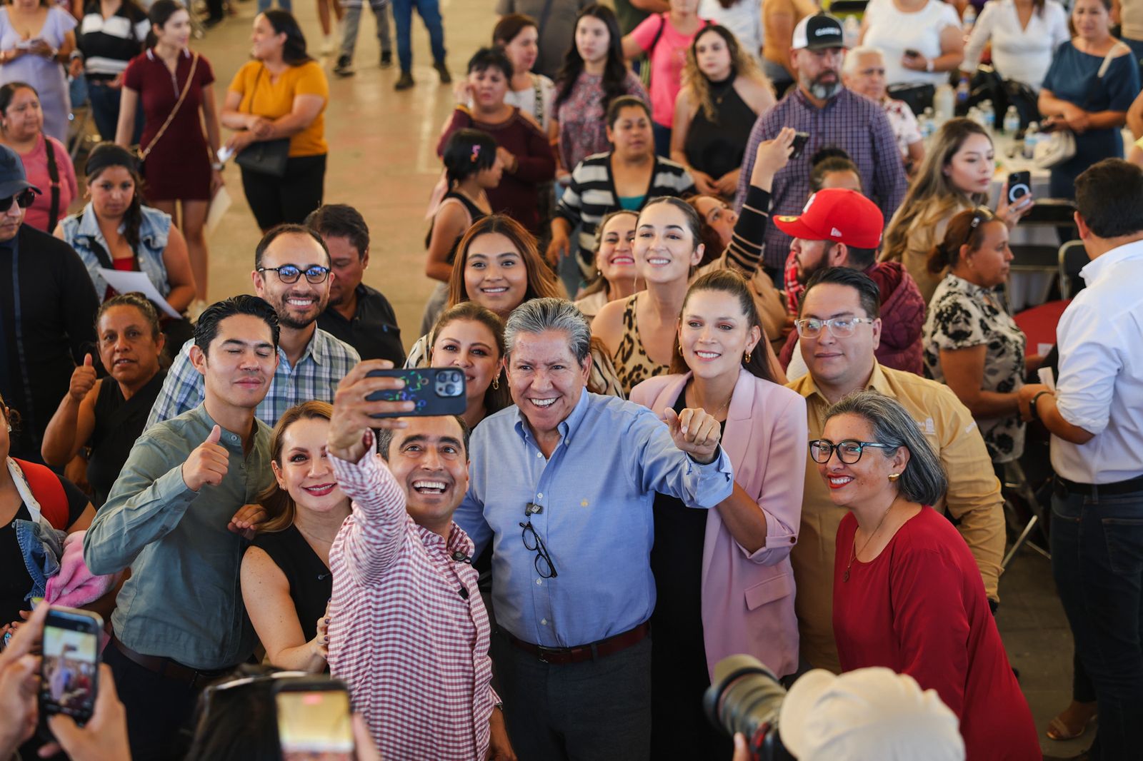 CELEBRAN MILES DE MAMÁS DE GUADALUPE SU DÍA EN LA MEGAVELARIA