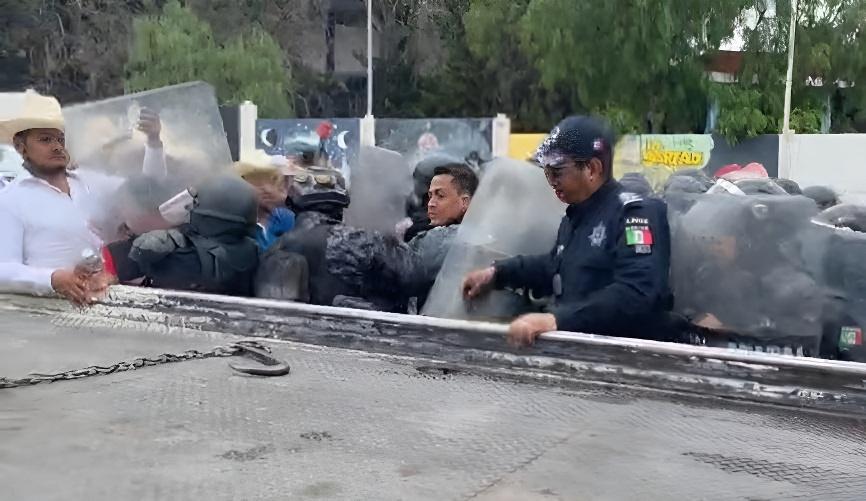 TOMAN MULTIFORO Y EXIGEN CUMPLIR ACUERDOS; PRODUCTORES RETAN AL GOBIERNO EN PLENO FESTEJO DE MONTANER