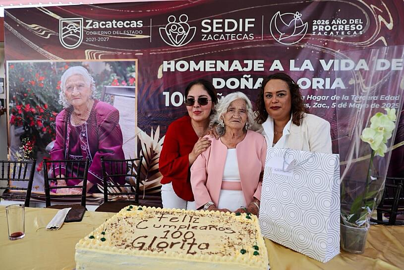CELEBRA GLORIA 100 AÑOS DE VIDA RODEADA DE CARIÑO
