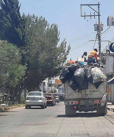 A MARCHAS FORZADAS, CONTINÚA RECOLECCIÓN DE BASURA 