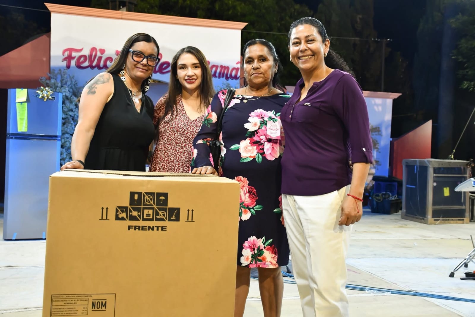 CELEBRAN CIENTOS DE MADRES SU DÍA EN EL CORAZÓN DE VALPARAÍSO