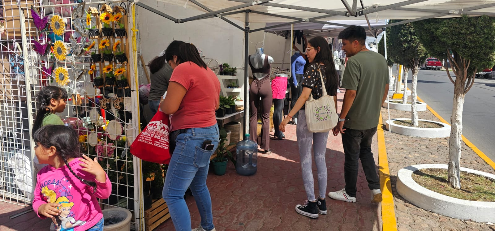 AGRADECE GOBIERNO LOCAL DISPOSICIÓN EN LA EXPO DEL DÍA DE LAS MADRES