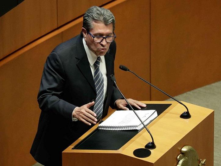 AMLO AFIRMA QUE LE GUSTARÍA QUE MONREAL SIGUIERA COMO COORDINADOR DE MORENA EN EL SENADO 
