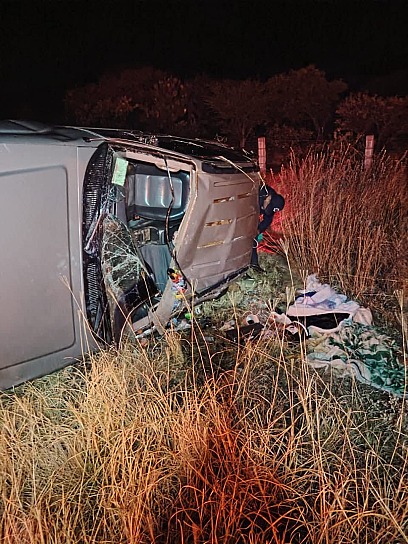 ​REPORTAN VOLCADURA EN LA CARRETERA FEDERAL 45, QUE DEJA DOS PERSONAS LESIONADAS