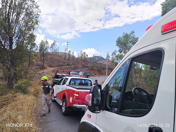 CAE 20 METROS MOTOCICLISTA A ARROYO EN CARRETERA AL CERRO DE LA BUFA