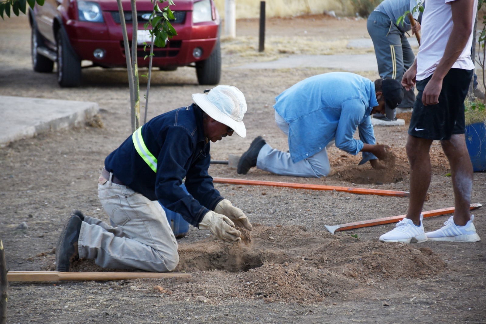 PARTICIPAN CIUDADANÍA Y GOBIERNO DE GUADALUPE EN REFORESTACIÓN CON MÁS DE 70 ÁRBOLES