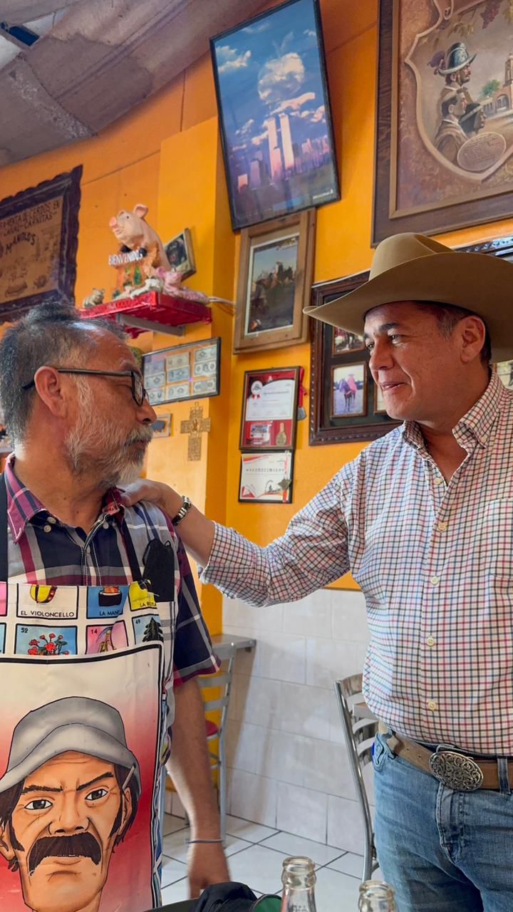 FELICITA CARLOS PUENTE A MAESTRAS Y MAESTROS POR SU DÍA