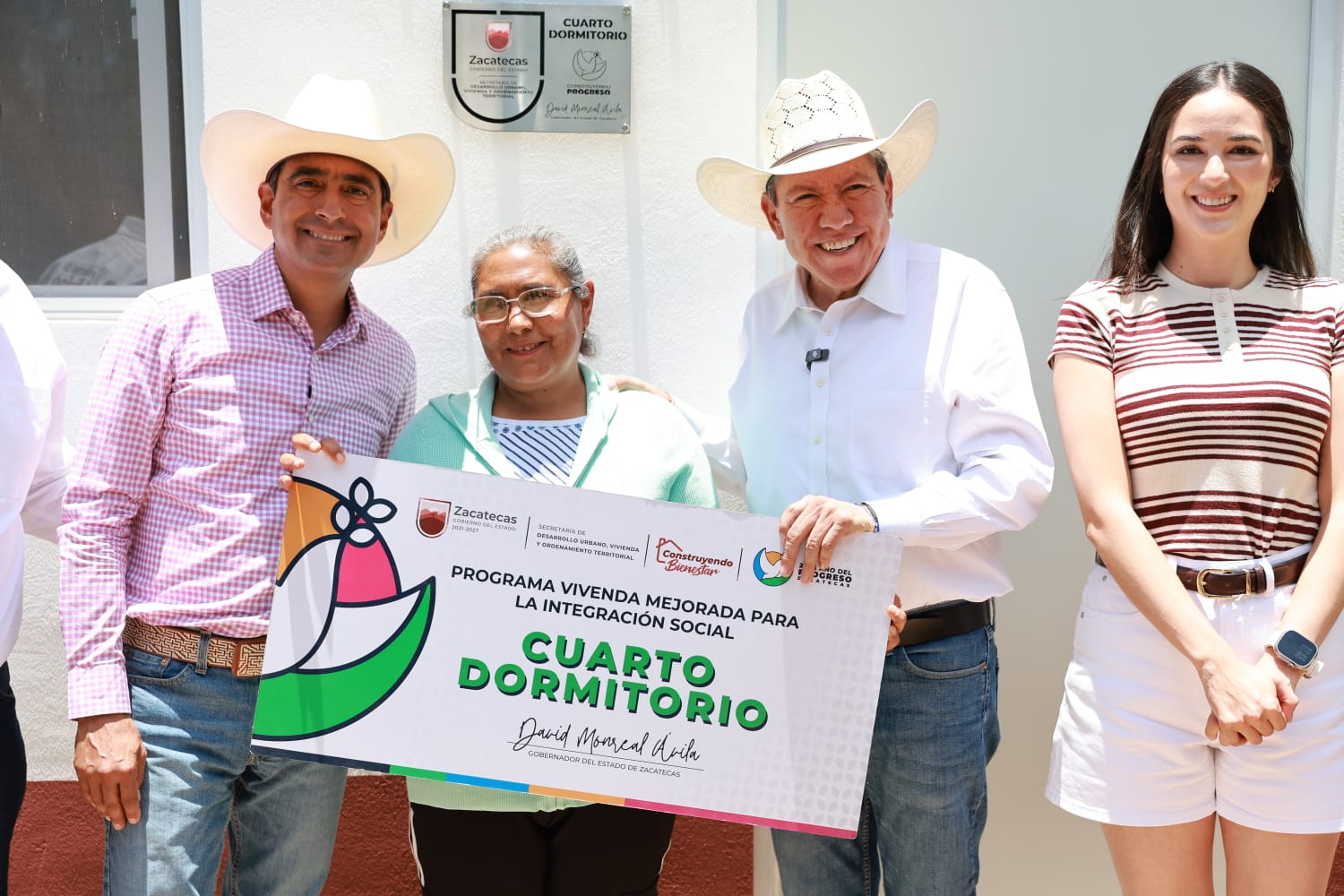 ENTREGA DAVID MONREAL HOGARES DIGNOS A FAMILIAS DE ZÓQUITE, GUADALUPE
