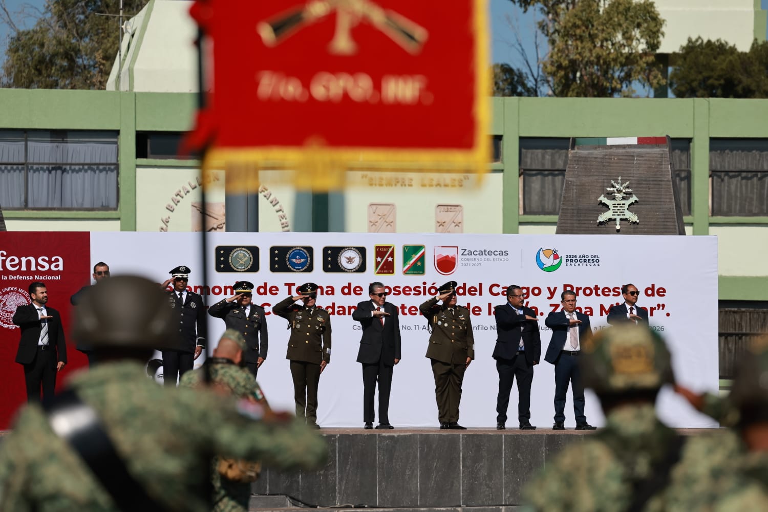 DA LA BIENVENIDA DAVID MONREAL A ARMADO TOSCANO YÁÑEZ COMO COMANDANTE INTERINO DE LA DECIMOPRIMERA ZONA MILITAR
