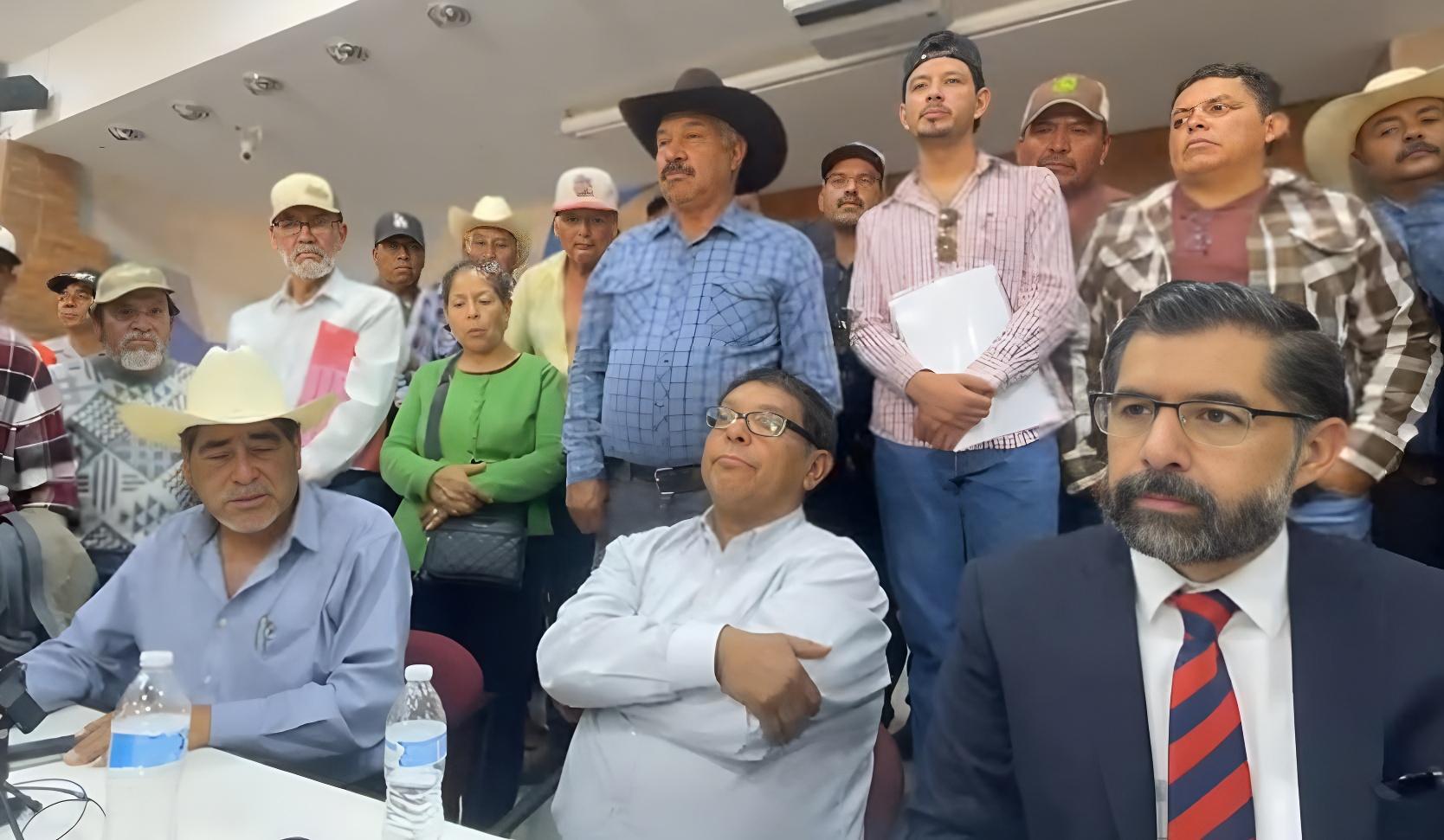 ADVIERTEN PRODUCTORES DE FRIJOL PROTESTAR EN AEROPUERTO Y VÍAS DEL TREN