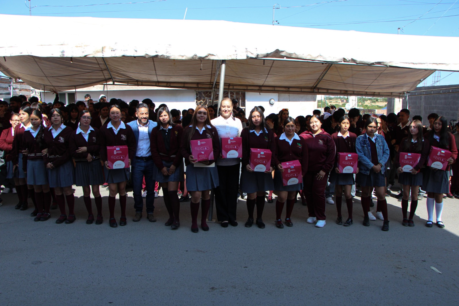 ENTREGA DIF GUADALUPE KITS MENSTRUALES A ESTUDIANTES DE EMSAD
