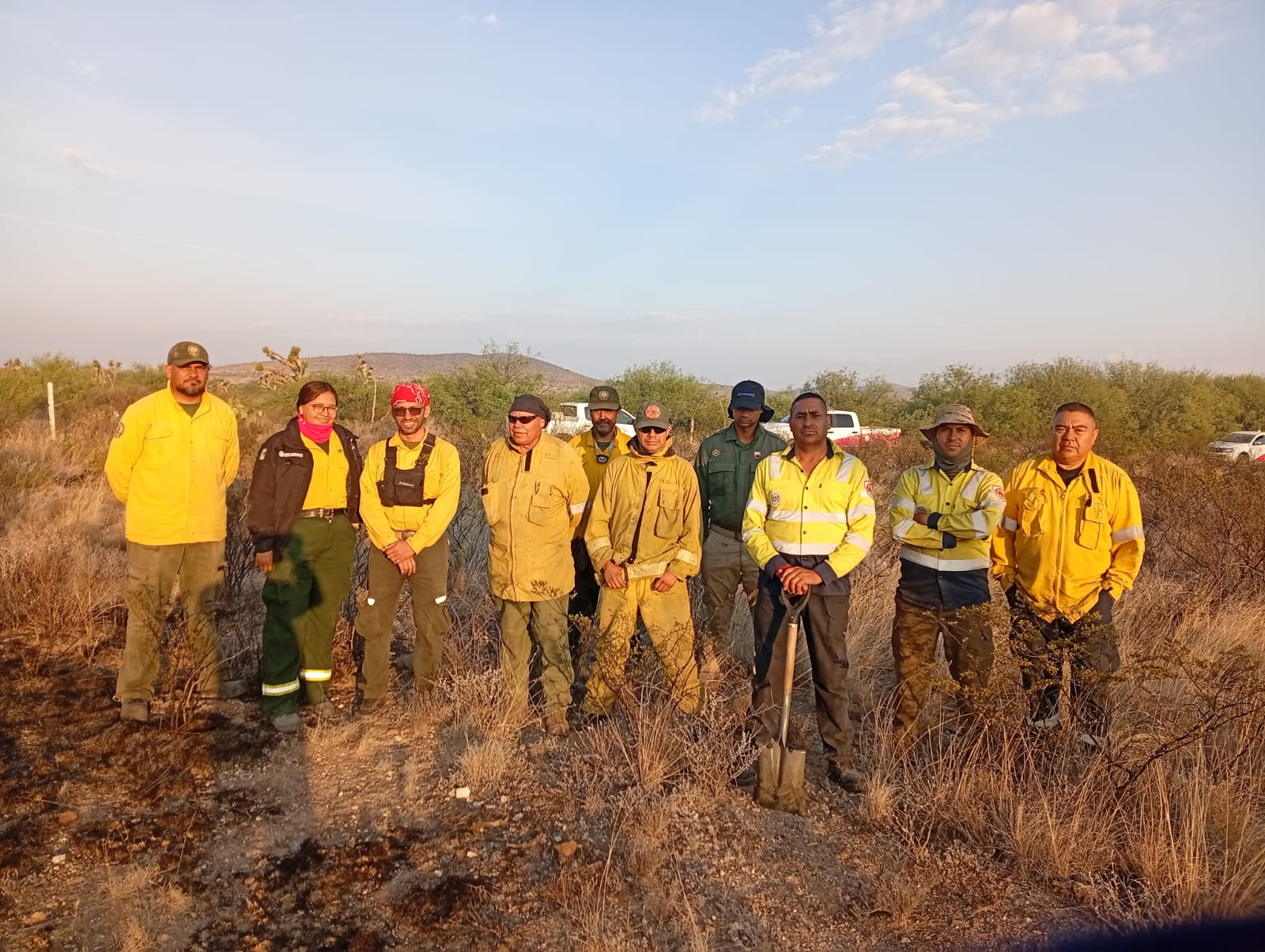 EXTINGUEN BRIGADAS INCENDIO FORESTAL EN VILLA DE COS