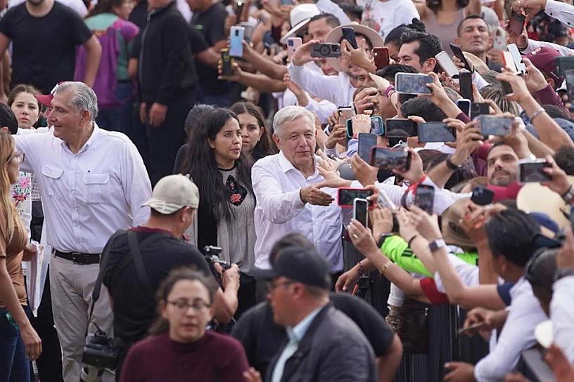 AMLO, FELIZ Y AGRADECIDO TRAS MARCHA EN CDMX
