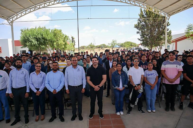 INCENTIVAN A LOS JÓVENES PARA CUMPLIR SUS METAS