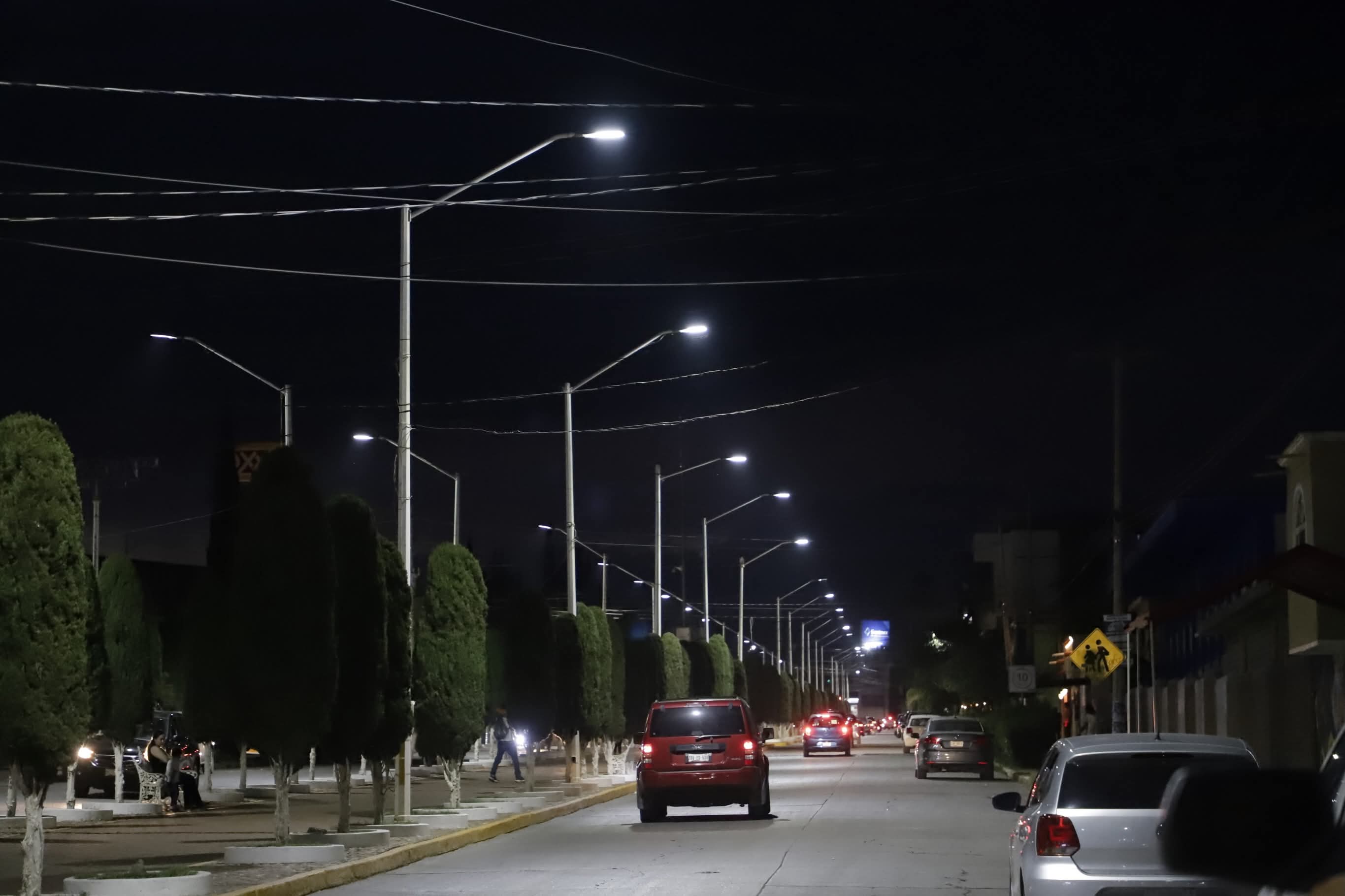 MODERNIZAN ALUMBRADO EN AVENIDA HUICOT; GARANTINZAN VIALIDADES MÁS SEGURAS EN FRESNILLO