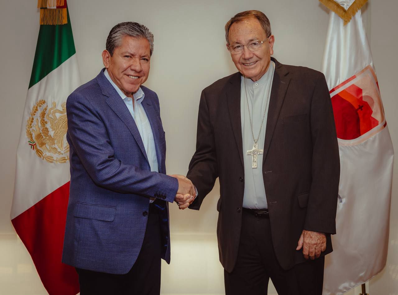 -Monseñor, écheme la bendición