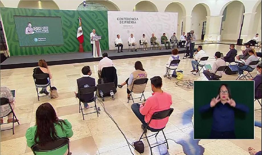  AMLO OFRECE APOYO EN CASO DEBANHI ESCOBAR
