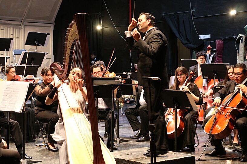 CONQUISTA OCEZ AL PÚBLICO CON UNA NOCHE DE MITOS, MEMORIA Y MÚSICA SINFÓNICA