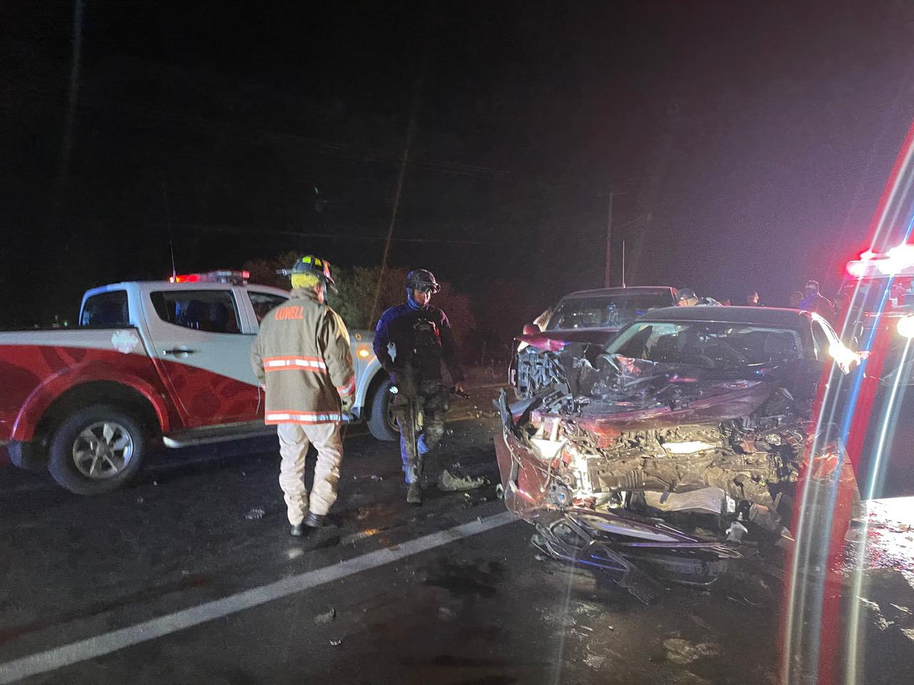 ATIENDEN RESCATISTAS ACCIDENTE VEHICULAR SOBRE CARRETERA 45 DURANTE LA MADRUGADA