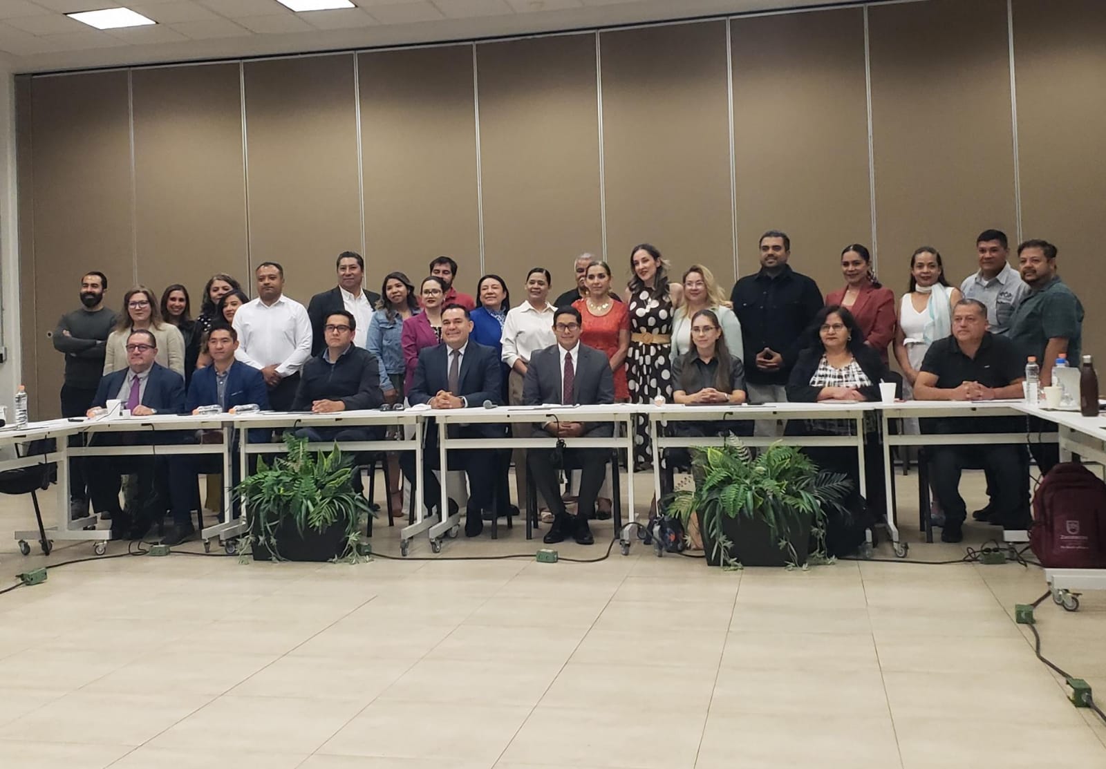 IMPULSAN UNIVERSIDADES E INDUSTRIA PARA FORTALECER FUTURO LABORAL
