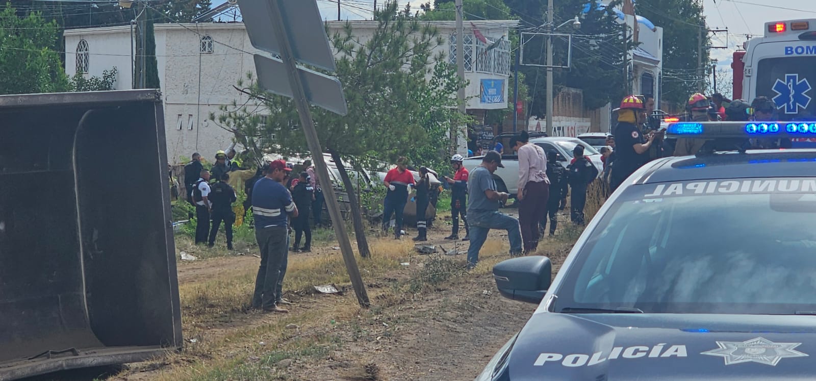 DEJA CHOQUE CONTRA TRÁILER DOS MUERTOS Y DOS HERIDOS CRÍTICOS EN CARRETERA A VALPARAÍSO