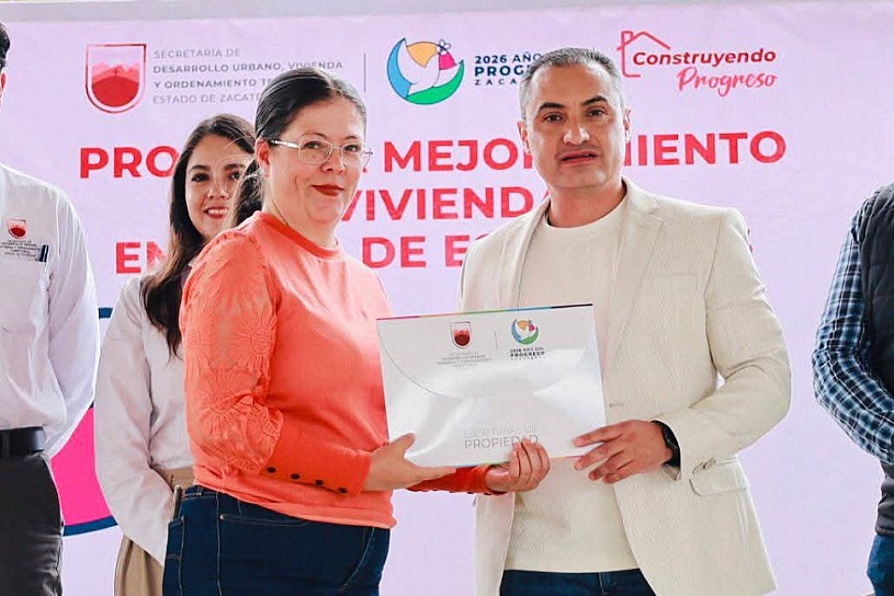 ENTREGAN 43 ESCRITURAS DE PROPIEDAD A HABITANTES DE MONTE ESCOBEDO