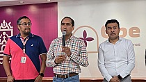 CAPACITA GUADALUPE A PRODUCTORES Y ENTREGA REPELENTE CONTRA PLAGA