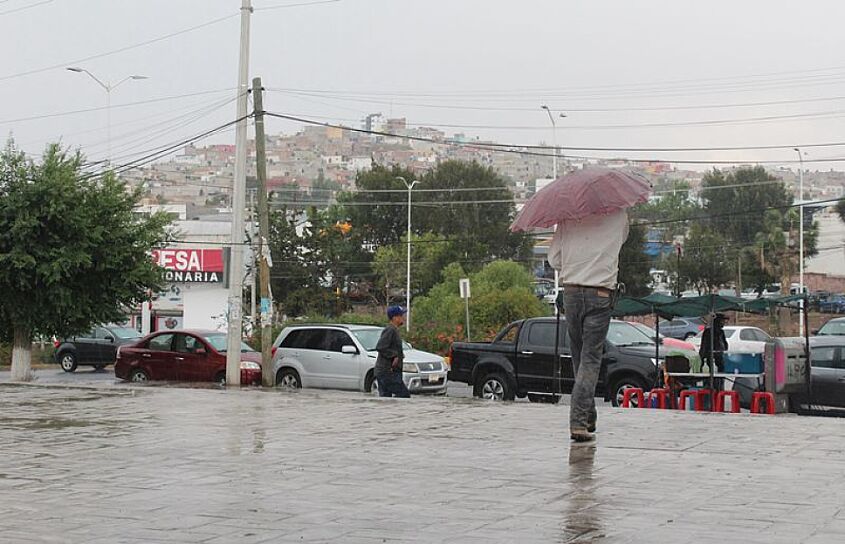 PIDEN A AUTOMOVILISTAS EXTREMAR PRECAUCIONES DURANTE LAS LLUVIAS