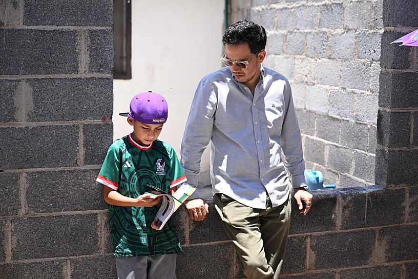 -Te cambio la de Messi