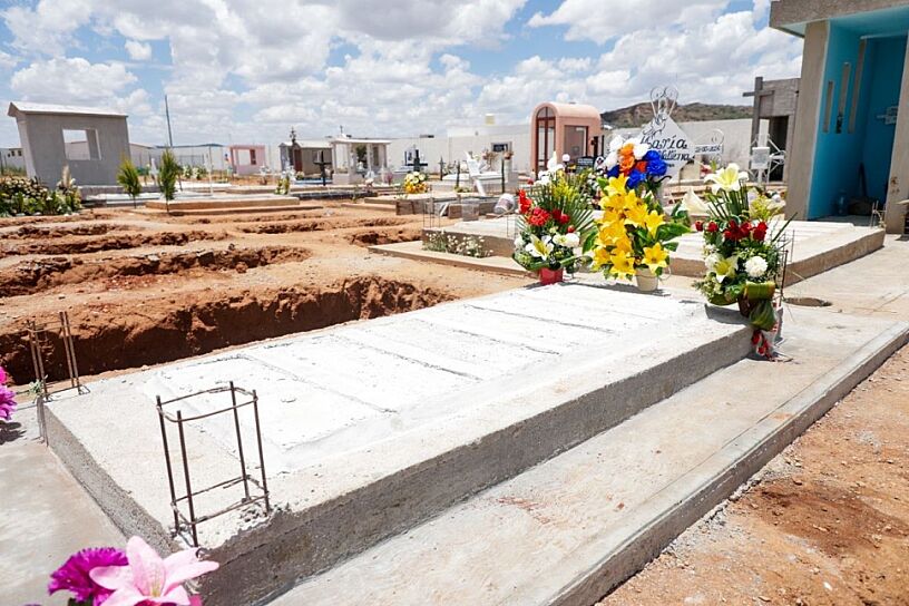 BUSCAN GAVETAS EN PANTEÓN RESURRECCIÓN EVITAR DAÑOS POR LLUVIAS EN FRESNILLO