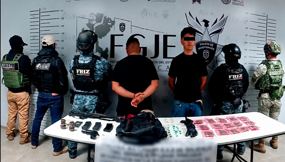 CAPTURAN A DOS HOMBRES CON ARMAS, EXPLOSIVOS Y DROGA EN LA CAPITAL DE ZACATECAS