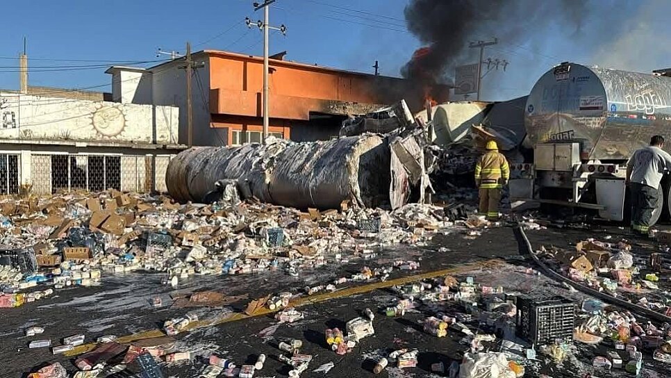 COLAPSA TRÁFICO POR CHOQUE DE TRÁILERES Y PIPA