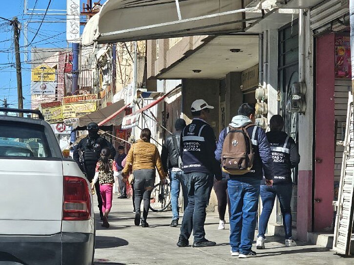 PROTESTAN EN EL MINERAL COMERCIANTES POR LA REUBICACIÓN DE SUS PUESTOS