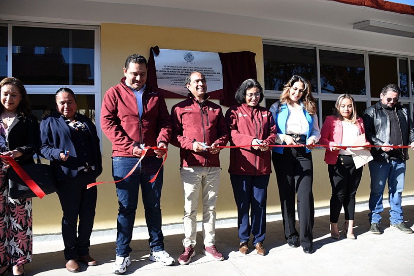 ENTREGA PEPE SALDÍVAR AULA DE USOS MÚLTIPLES EN GUADALUPE