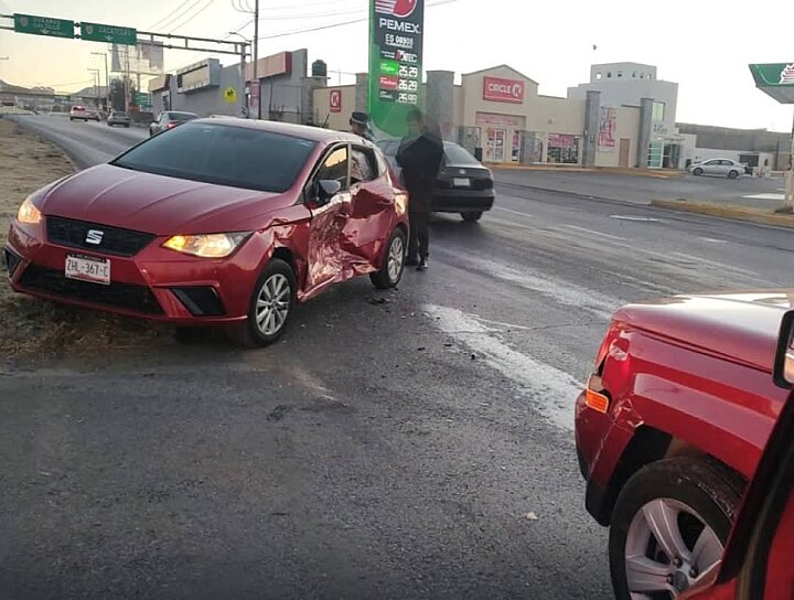 DEJA JORNADA DE ACCIDENTES 4 PERSONAS LESIONADAS Y CUANTIOSOS DAÑOS MATERIALES