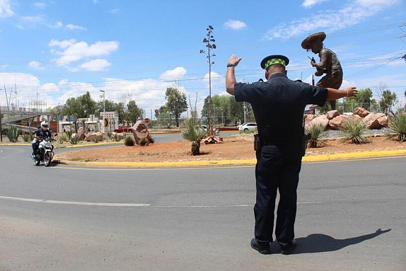 ACTUALIZA POLICÍA VIAL REGLAS PARA CIRCULAR EN GLORIETAS