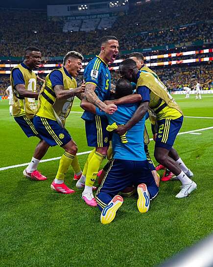 DEBUTA COLOMBIA Y GANA 3-1 SOBRE UZBEKISTÁN