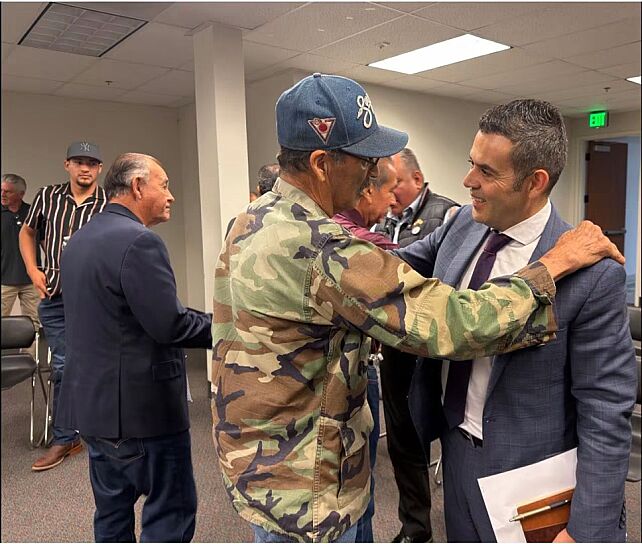 DIALOGA ULISES MEJÍA CON ZACATECANOS EN CALIFORNIA