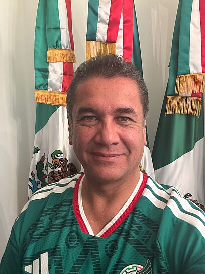 CELEBRA CARLOS PUENTE TRIUNFO DE MÉXICO ANTE COREA