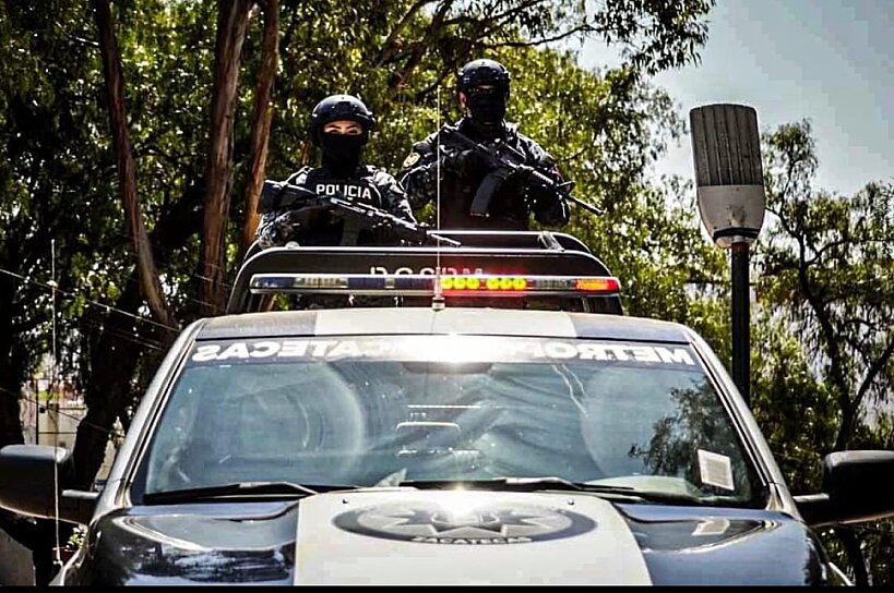 ATACAN A ELEMENTOS DE LA FRIZ EN CARRETERA TABASCO-VILLANUEVA