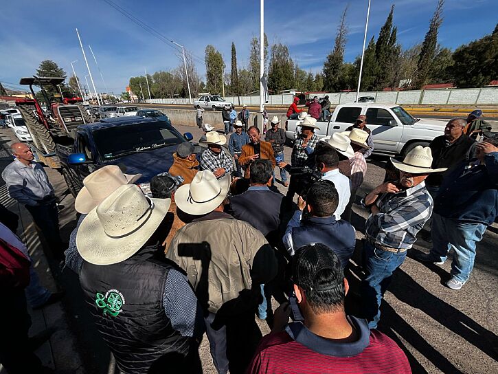 ATIENDEN A PRODUCTORES INCONFORMES