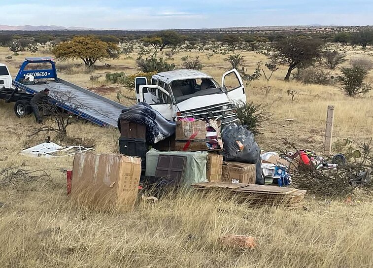 VUELCAN DOS VEHÍCULOS EN CARRETERAS DE ZACATECAS