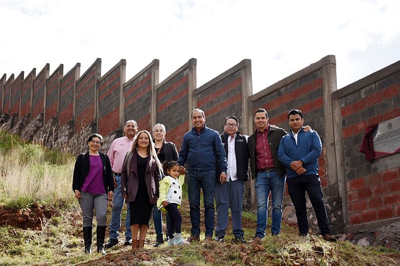 ENTREGAN BARDA PERIMETRAL EN PRIMARIA DE GUADALUPE