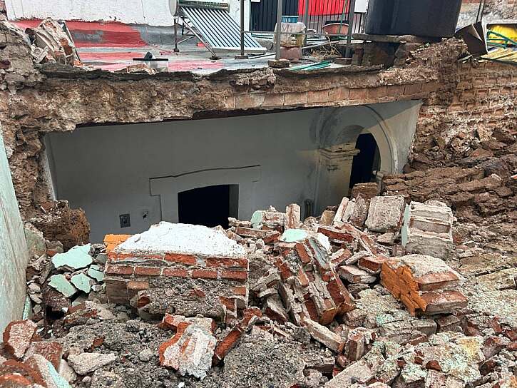 RESCATA PROTECCIÓN CIVIL A JOVEN Y MASCOTAS TRAS COLAPSO