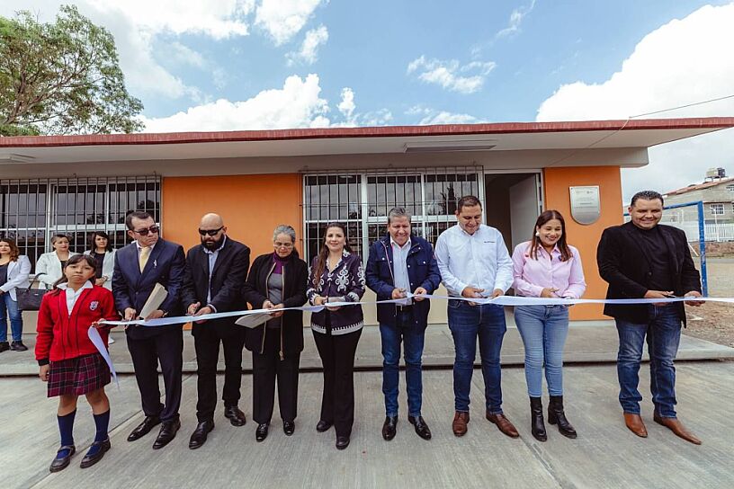 INAUGURA DAVID MONREAL AULA EN PRIMARIA LÁZARO CÁRDENAS